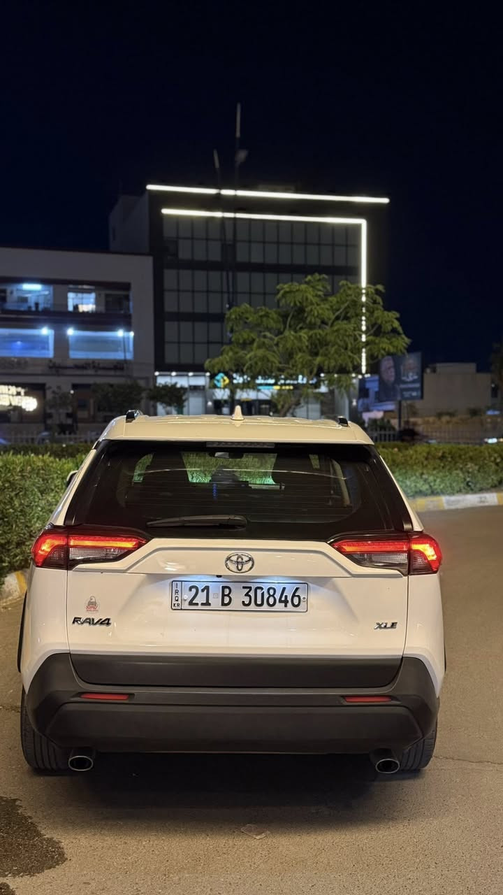 تحيه طيبه السلام عليكم 
راف فور 2020
فول مواصفات XLE
عداد المسافه 156.000 الف كيلومتر
صندوق وجامرلخ خلفي صبغ وتعديل 10 سم بل بونيد 
محرك 2500
كشنات كهربائية 
بصمه تشغيل 
بصمه ابواب 
شاشه كاربلاي 
تحكم ستيرن 
حساس أمامي خلفي 
تبريد أمامي خلفي 
ويل كروم
جنطه كهرباء 
اشاير بلمري 
مري ترحيب 
سلايد طكيتن 
5 راكب 
شاحن وإير لس 
فول مواصفات 
كاميرة خلفية دوارة 
لايت ليد زنون 
كير محرك مكفول 
سعرها 220 وبي مجال 
شراي اتصل عل رقم 
***********
