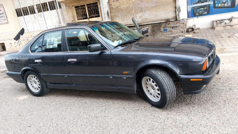 السلام عليكم
سياره بي ام  رقم كركوك مشروع وطني بيه كود بانزين موديل ٩١  
وارد  يابان كير اوتماتيك  حجم ٥٢٥ محرك كبس تبريد وتدفئه شغال الجام ٤ كهرباء سلايت شغال تخم تاير جديد  باتري جديد  كهربائيات كوله شغاله سياره جاهزه للبيع السعر ٥٨ ورقه 
اتصل ***********
