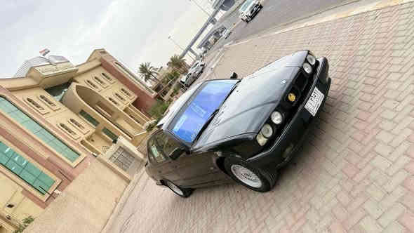 سلا عليكم بي ام 525اصل وفصل رقم صلاح الدين مشروع وطني سنويه2028كير  توتماتيك محرك مسكر عدل غرفه جديده جلد بجم عريض  تبريد قطعتين  سلايت جام كهرباء اربعه صبغ جماليه فقط تخم تاير جديد صدر خلفي امامي جديد سياره احله من الصور سعر65بيها مجال مكاني صلاح الدين ‭0772 918 1526
