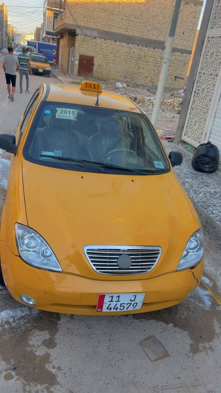 طيبة 2015
گير مكينة تبريد خير من الله 
سنويه باسمي مانافذه 
بيها طخه بالباب معمره ودوس 
والباقي خير من الله تخم تاير خط ابيض جديد 
داخل جديد  سنتر لوك 
سعرها 38 وبيها مجال بسيط

عنوان الشعب ***********
