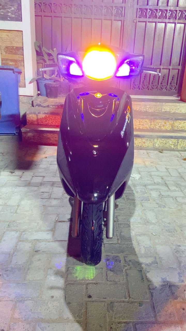 سلام عليكم
دراجة بريز بغبغاء 
دراجة كفاله عامة كفر و مكينه 
العنوان الحرية الثالثة 
الدراجة صار ٤من نازله من الرمبه 
و بيه ملفيس و اني اروح وياك و اتكاتب 
 لاستفسار عله الرقم *********** 
واتساب فقط 
 و بيه تايرات جدد جلاتين أصليات
