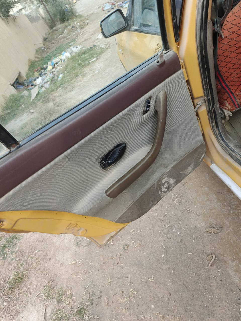 السلام عليكم للبيع سياره سمند موديل 2011 ناطق سياره جهازه ترايك وين ما تريد رقم واسط راعيه بمركز المدينه سنويه نافذه مكينه خير من الله السعر 16 وبيه مجال للاستفسار ***********
