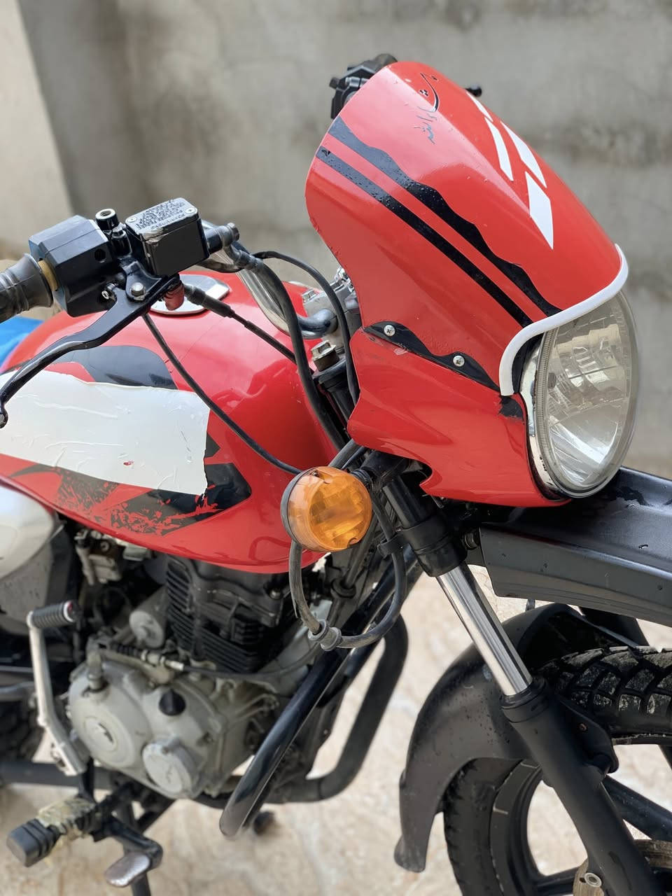 السلام عليكم                    ***********
للبيع بوكسر 2023 كفاله عامه من كلشي مكينه مكفوله

 أوراق اصولي كهربائيات كامله مكان ديالئ الخالص الشراي يتصل
