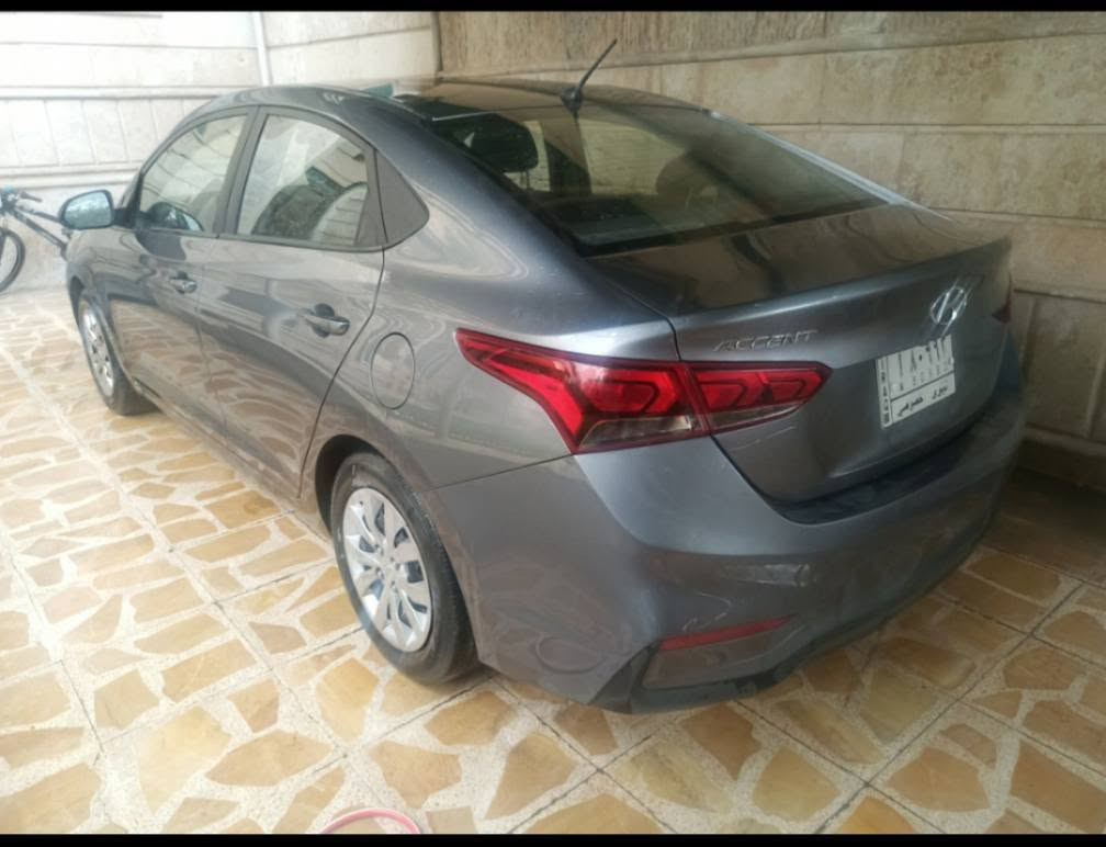 أكسنت 2018 للبيع
محرك. GDI كير AT 

رقم نينوى ضررها موضح بالصور قطعتين 

سيارة نظيفة حيل ومال بيت ماشيه 46 ألف 

سعرها 115 وبيها مجال للشراي 

*********** واتساب موجود

موصل حي المحاربين
