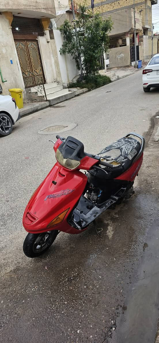 السلام عليكم دراجة فراشة للبيع مجفته تجفيت اصلي مكينة ناعمه حلوه كفراتها والسوادات بلاد كلهن نفس الختم كهربائيات شغاله بس سلف ما يشتغل مكاني البصرة سعرها ٣٠٠ وبيها مجال تجي وتشوف وبخدمتك ***********
