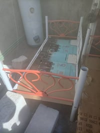 سراير اطفال عدد 2 جدد مستعملات قليل لتواصل 07808725435حسن