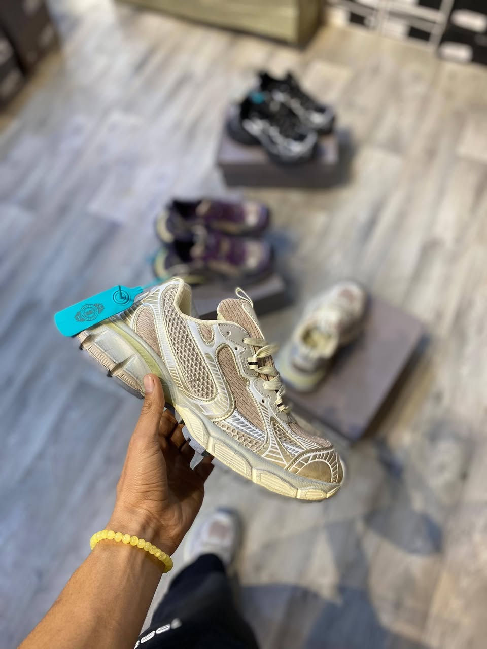 تخفيضات قطع اخير كل قطعة وسعره
يوجد خدمة توصيل لجميع المحافظات العراق 3الف فقط 
***********
***********
