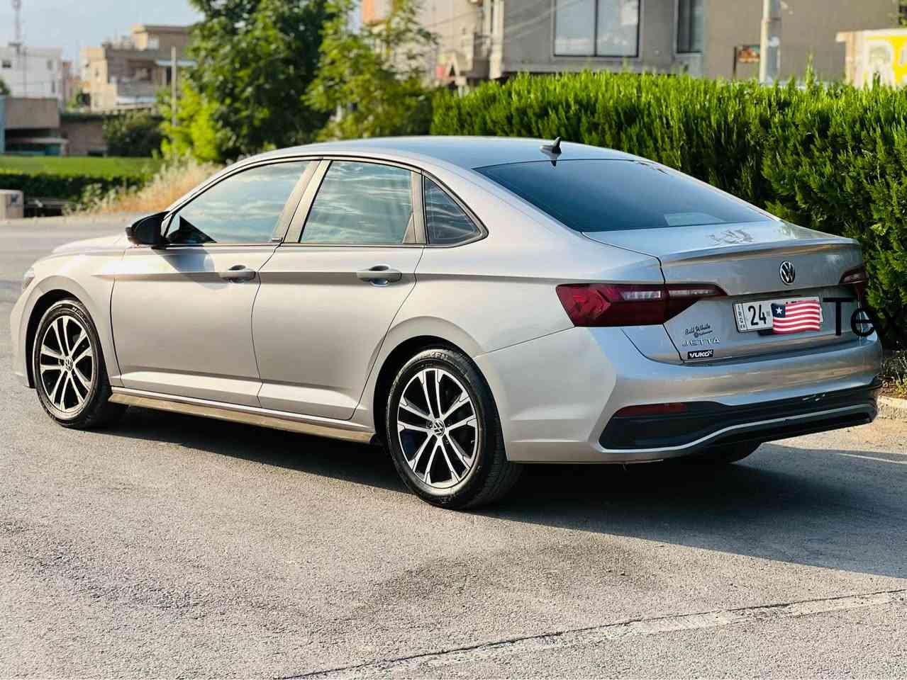 Jetta2024
سیارەکە زۆر جوان وگەنجانەیە خاوینە سیارەکە کلین بوو لیرە لەسەر خشان و شوخت پەمپ کرایە تەنها کمەک دۆسەی گرتوە بستیك نیو لە سەقفی pdrزۆر جوان چاکرایتەوە سیارەکە یەک دەرگا یەکچاملغی پیشی لەگەل نیو بۆنیت واتە ٣پارچە ی هەیە پیشو پشت کەپس بەناو خۆمە جوان بخینەوە سەرم میشینە سەحری١٢٠یەک تۆز محاملە بی حادز بون أربيل, العراق


**إذا كنت صاحب هذا الإعلان وتريد حذفه لأي سبب، رجاءا أرسل رسالة إلى الدعم الفني**