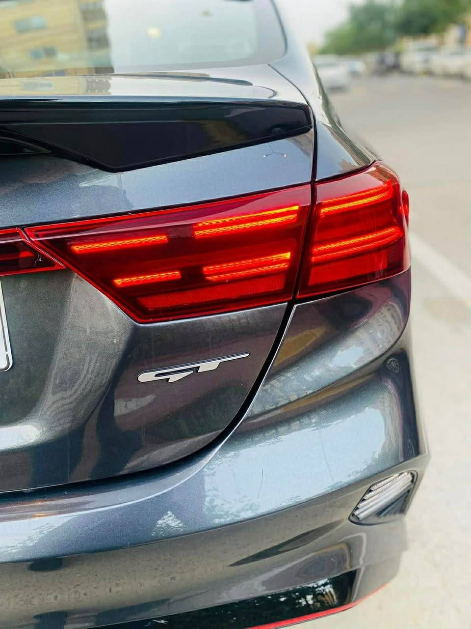 ‏كيا فورتي GT

محرك  1600 تيربو 

موديل 2022

الضرر قبغ الجنطه مبدل ومصبوغ والدعاميه الخلفيه 
وهنا بلعراق صار بيها صبغ الدعاميه الاماميه واتبدلت وطك ايرباك الستيرن

الموصفات GT : 

🛑كشنات جلد ومخمل 

🛑شفتات ستيرن 

🛑زنون اصلي لايت عدسة 

🛑كير dct دبل كلچ بلادي مو cvt 

🛑سستم صوت صالنصات 

🛑دركة حرف D مكتوب عليه GT 

🛑ردارات امامي + خلفي + جانبي 

🛑تبريد قطعتين امامي + خلفي 

🛑تشغيل بصعد + بصمة 

🛑هندبريك بصمة 

🛑شاشة كار بلي + كامرة 

🛑نظام توقف ذاتي + تحديد مسار + سياقة ذاتية 

🛑عداد المسافة  36 الف قابل للزياده

🛑ويل كب اني مبدله ع مود الطسه + تخم تاير جديد 

🛑سبايدر خلفي جنطة +سبايدر جامة خلفية  

-------------------------------------------------
السيارة رقم اربيل بسم شركة تريد تحويل او وكالة حاظر 
-------------------------------------------------

مكان السيارة بغداد المنصور
-----------------
***********
------------------------------------------------
