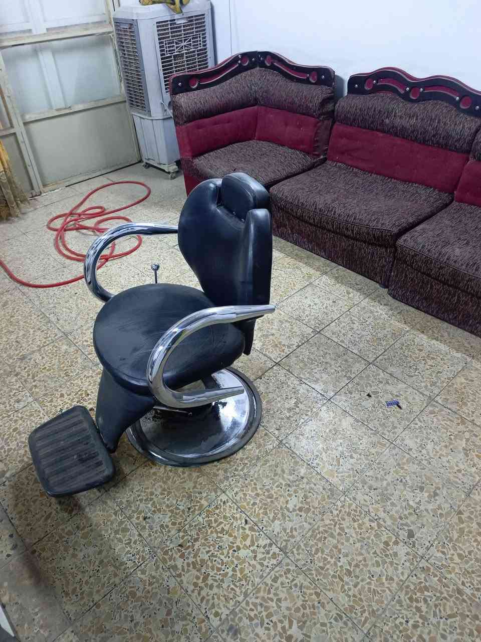 كرسي حلاقه مستعمل مرايه ملحق سعر 250 بي مجال بسيط السعر نار 🔥 النجف الأشرف ***********
