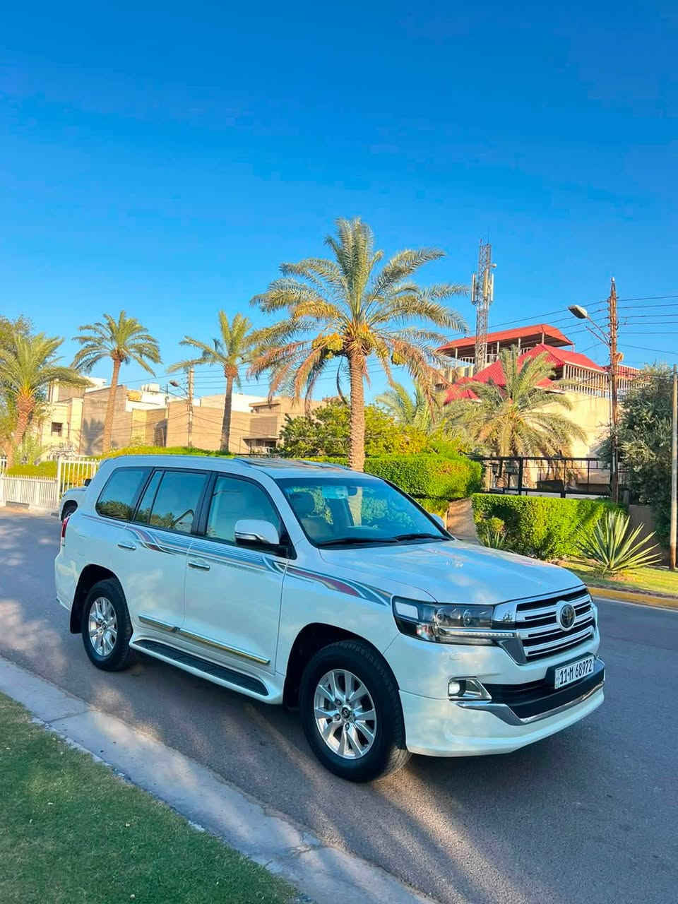 لاندكروز 2017 ساز
فول الفول
ماشيه 159 الف.  
6V سلندر 4000
كفاله عامه من الصبغ 
بارد جدا بسيط بل صندوق 
فتحه 
بصمه 
دبل موس 
كشنات جلد 
كشنات كهرباء 
٣ دكم 
صندوق كهرباء 
حساسات
داخل بيجي 
تحكمات فول 
طفايه 
٨ ايرباك
السعر 430$ وبيه مجال 
مكان السياره بغداد حي الجامعه 
☎️ ***********
