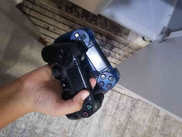 بلي فور للبيع نضافته 90% مابي اي عطل بعد جديد  مستعمل قليل سعر 200 وبي مجال   مكاني سماوه حي الحسين رقم ***********
