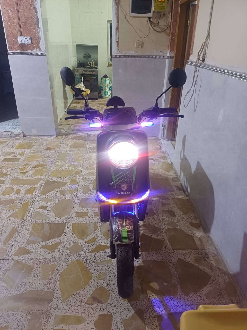 السلام عليكم للبيع دراجة شحن R11 خمس بطاريات دراجة جديدة بمعنى الكلمة كهربائياته كله شغالة مكاني بغداد السعر ٥٠٠ او بيه مجال ***********
