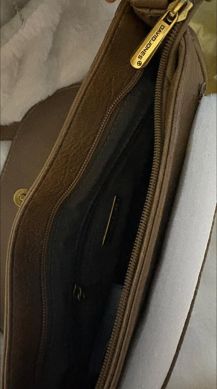 جنطه مختمه من الداخل
***********
