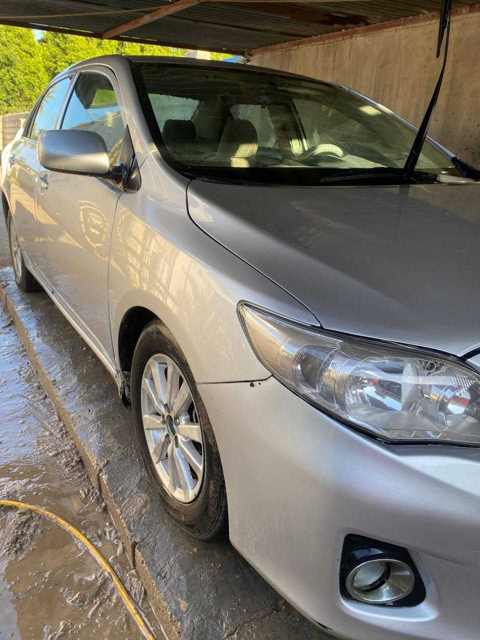 سلام عليكم للبيع كورلا موديل 2009السياره مصبوغه حزام بسمي رقم كربلاء رقم مميز السعر 100رقم الهاتف ***********
