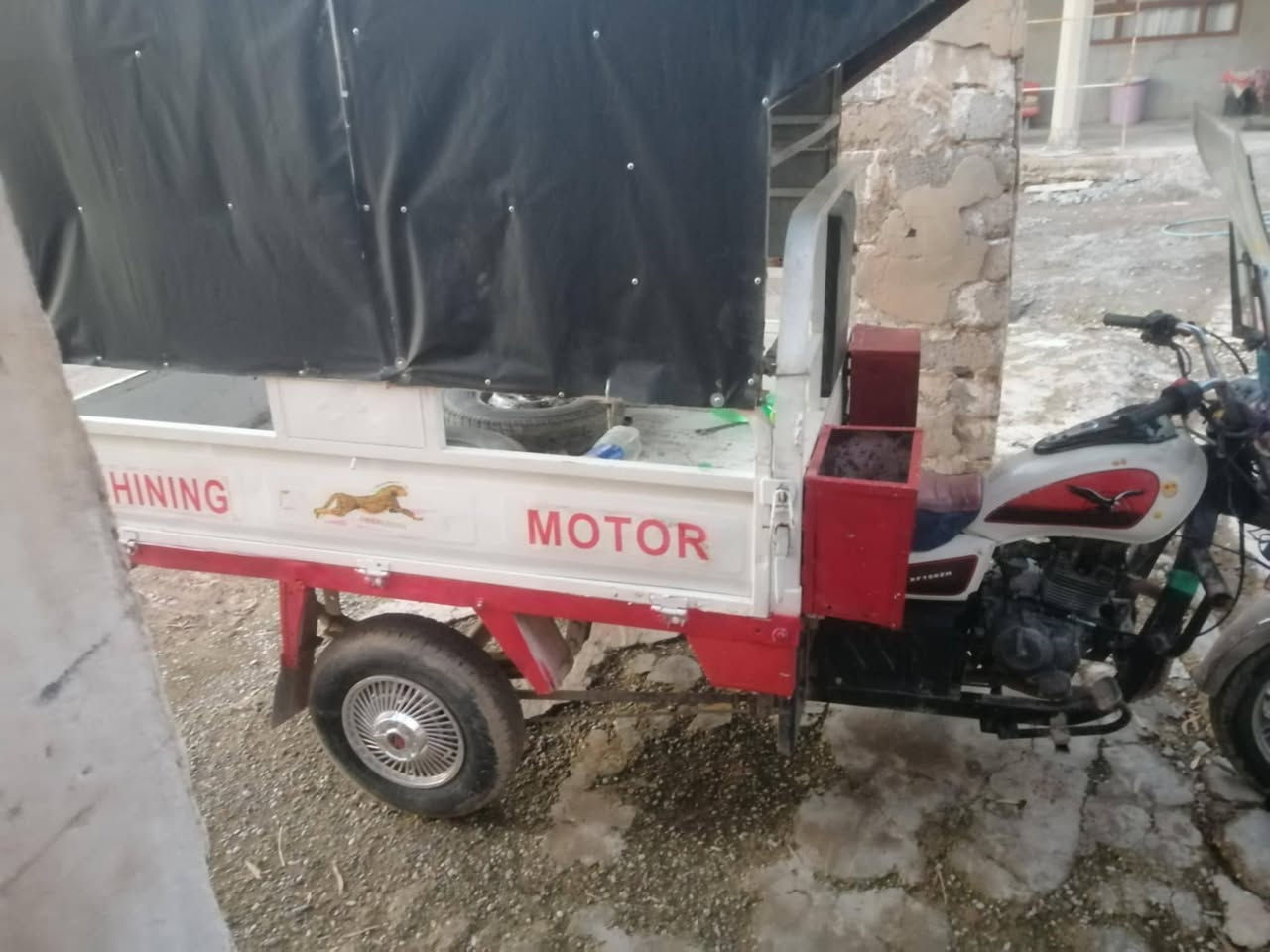 سلام عليكم للبيع ستوته موديل 17 كل عيب مابيهه نكره سلف شرط ركبه ماملحومه كهربائيات شغاله  سعر 875 وبيهه مجال  ..***********
