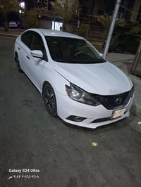 ألسلام عليكم (عندي سياره نيسان سنترا للبيع)  موديل 19 وارد أمريكي محرك...