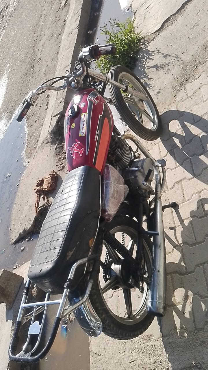 درجه لل بيع موديل 2017 لاصرف ولا بخار ولا صوت بل محرك نامي بره سعر 175 الي مو شراي لايخبره ***********
