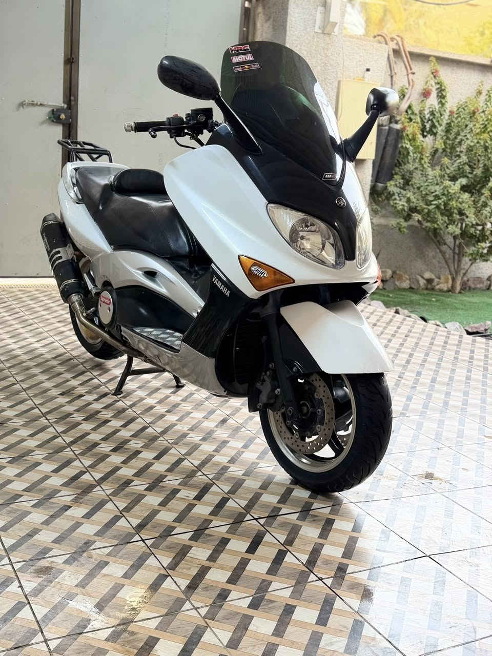 السلام عليكم
تي ماكس ٢٠٠٨ نوزل 

مكفوله كفاله عامه 

عليه ادامه كامله 

مكينه كلجات  مكفوله 

دراجه جديده واي نقص ما بيه تجم تاير جديد شادله 

ستيرن رياضي 

صانصه رياضي 

سيبايه اصليه 

سعر ٢٢ ونص 

بغداد جميله 

***********
