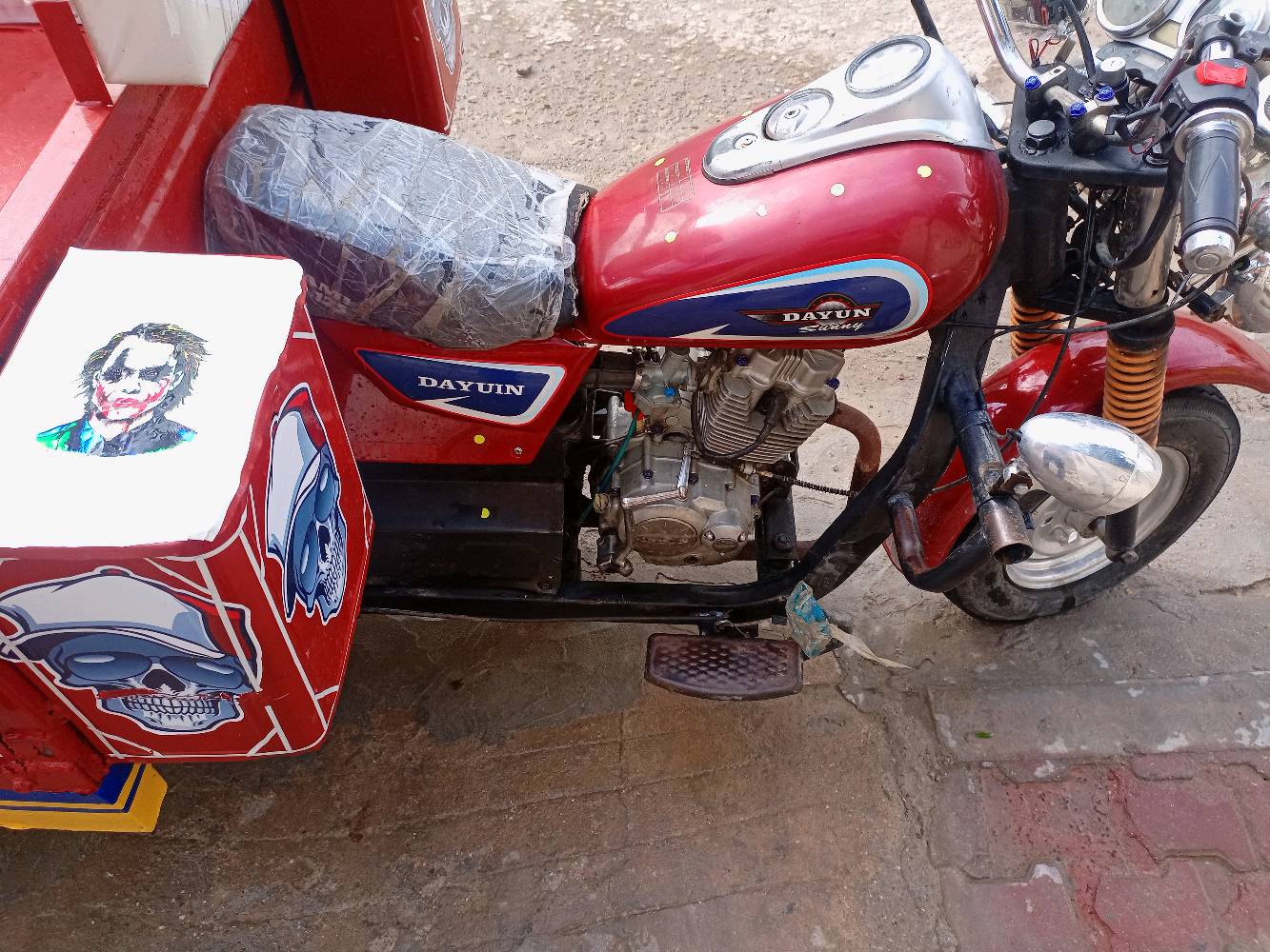 السلام عليكم ستوته دايوان للبيع شغاله كلشي ما بيها بس السلف يرادله صچم وعداد السرعه و النمر والباقي كله شغال  ، و مصبوغة للتجميل ، شوف الصور أذا عجبتك المواصفات راسلني واتساب لأن رقمي واگف ، عنواني العماره فلكة الماجديه ، وأنطيك يومين ضمان أي شي يصير بيها رجعلياها بعد اليومين ما ترجع وياها أوراقها .