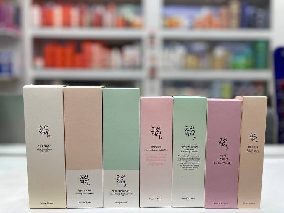 متوفر لدينا جميع منتجات العناية بالبشرة والجسم والشعر والعطور والميك آب الكوريه والفرنسية الاصلية جملة ومفرد 

الى اصحاب الكوزمتك والبيجات والصيدليات والمذاخر 
يوجد لدينا خدمة توصيل جميع محافظات العراق 

للحجز والاستفسار الاتصال 
*********** واتساب 
***********
