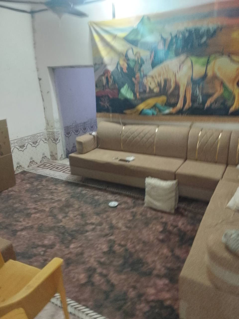 السلام عليكم بيت البيع قرب معمل الكاسات الحي الصناعي مساحه ١٠٠ الرفاعي تواص عل الرقم ***********
