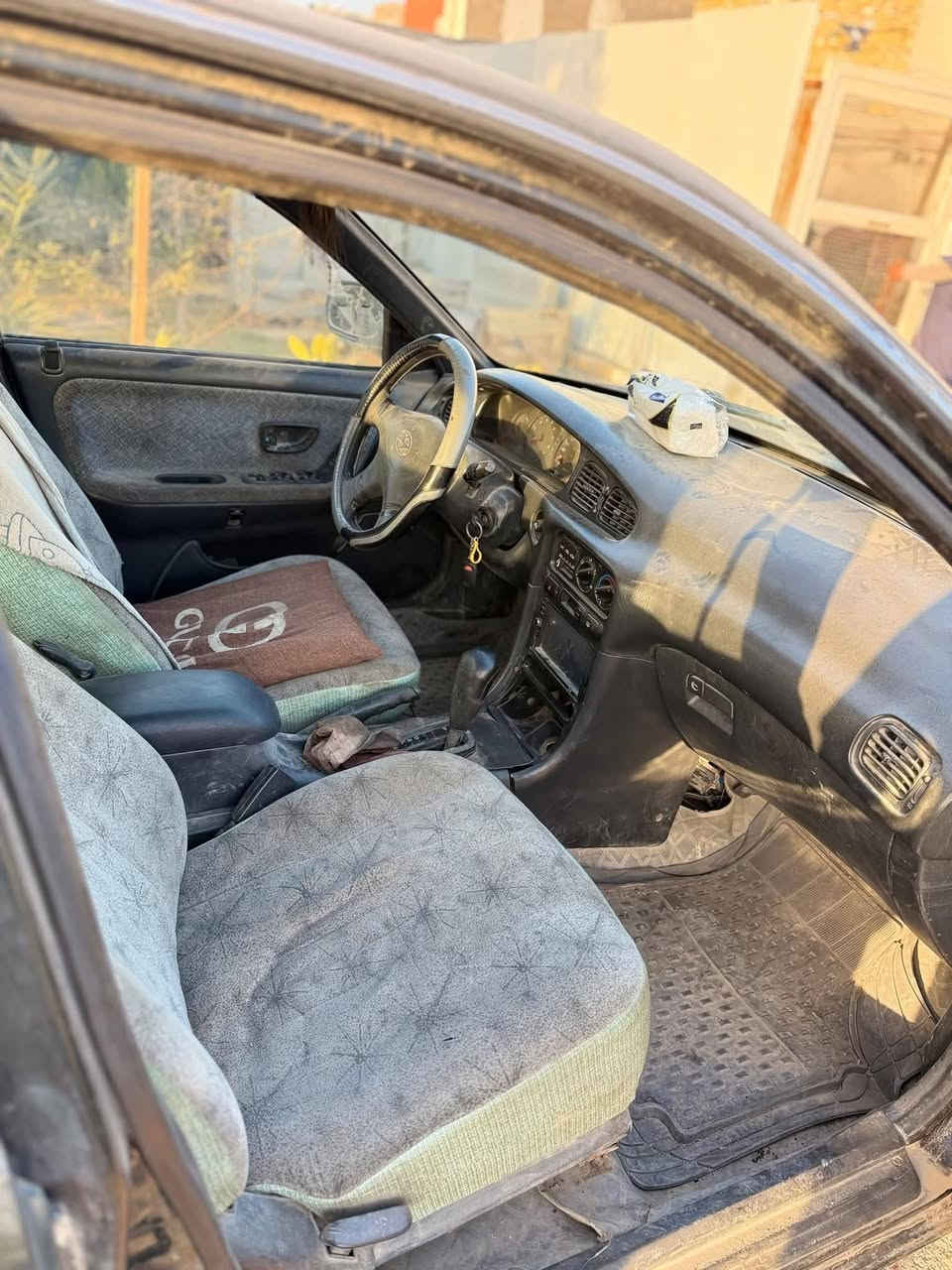 سوناتا 2 موديل 95 بيه ظربه
بالجاملغ وقليل من الباب 
الكير مشكلة على الثالث
محرك جديد حاويه 
السعر 27
الشراب يتصل 
***********
