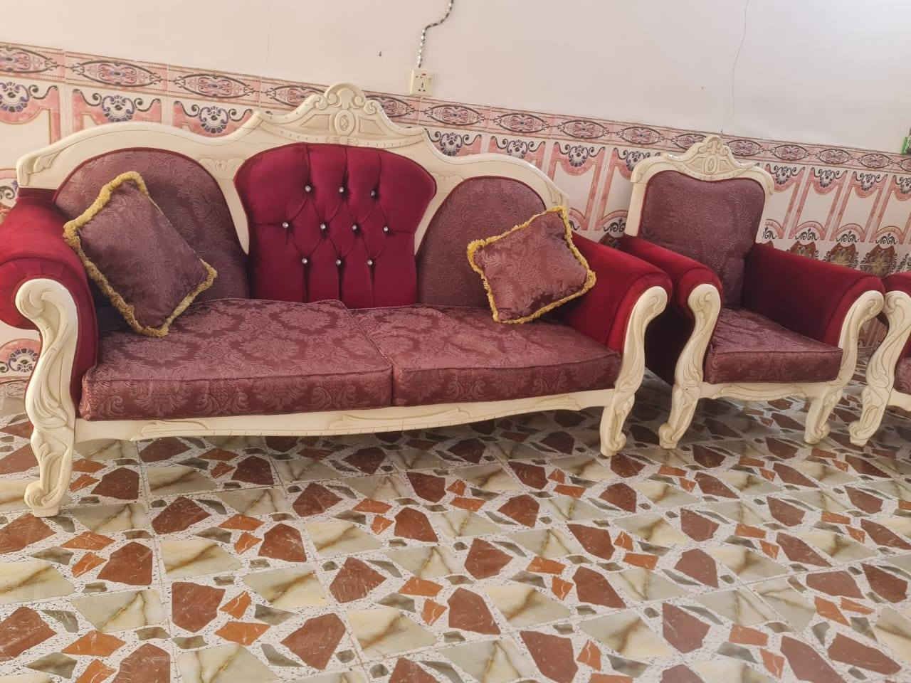 تخم زان 10مقاعد ستعمال قليل اي ضرر ما بي لمقعد سحاب ينغسل ويترجع لسعر 275العنوان نجف براكيه يوجد توصيل كروه الستفسار ***********
