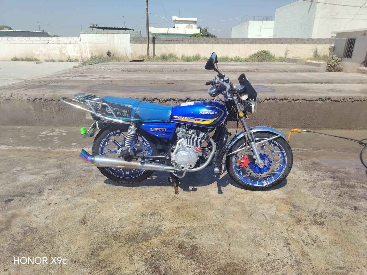 للبيع نامي تو  برو  🏍✈️
موديل2024⚔️
5 گير⚔️
منفيس وعقد موجودات 📝
2 سويج بلادي 🔑
المحرك شرط كهربائيات شغاله من طول للطول 🧿
دراجه. احلا من الصور سعرهاااا( 700) وبيه مجال كلش بسيط 
***********
