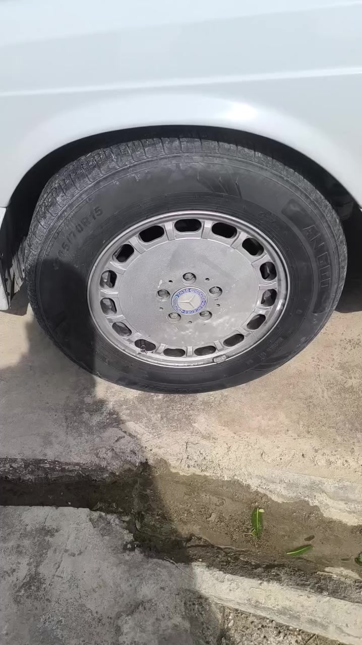 تخم وياله جامبو للبيع بس وياله تايرات ماويا سعر 175 الف ابشرط اتروح ايم بلنص مكاني ديالى خانقين ***********
