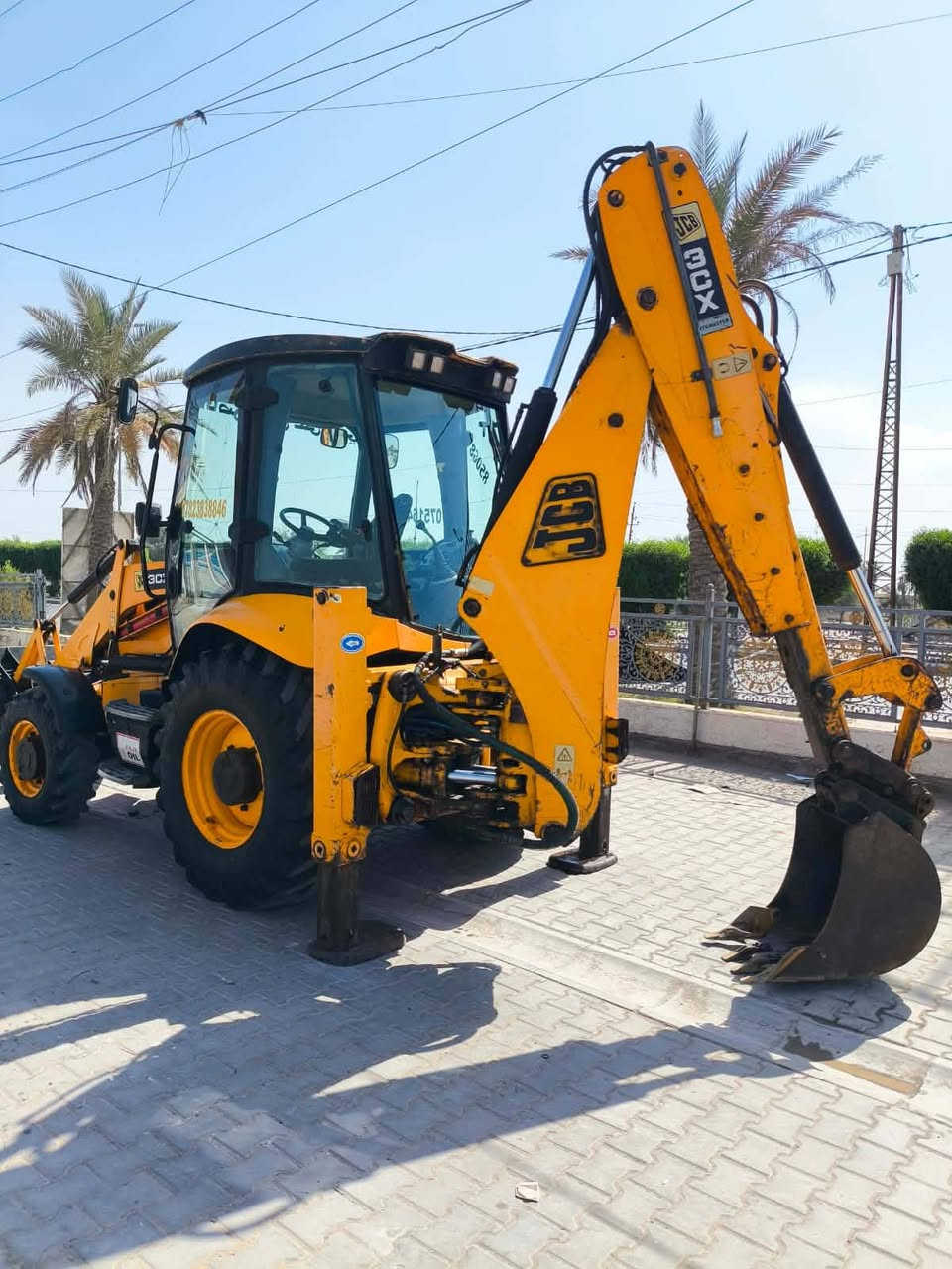 السلام عليكم حفاره للبيع موديل 2008 رقم اربيل فول مواصفات سلايت ومقاس وتاسيس نقار كير ومحرك ومضخه كفاله تبريد ثلج  مكان الحفاره بغداد المحموديه للاستفسار***********%
