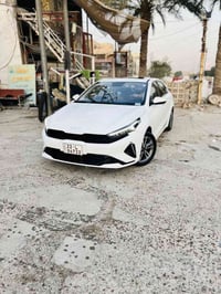 كيا كي ثري K3 موديل 2022   الي تجي فول  مواصفات تحكم ستيرن كامل سلايد ...