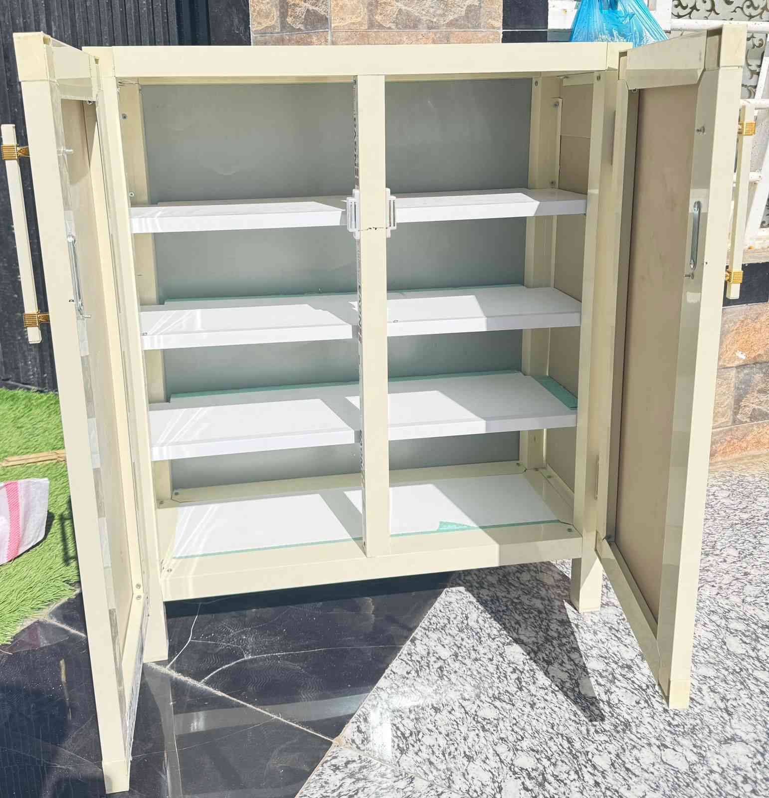 السلام عليكم
جزامة (كشوانيه) جديد غير مستعمل 

ارتفاع 94
عرض 77
نزال 30
4رفوف بيبيسي

السعر80الف
توصيل متوفر داخل النجف
***********
