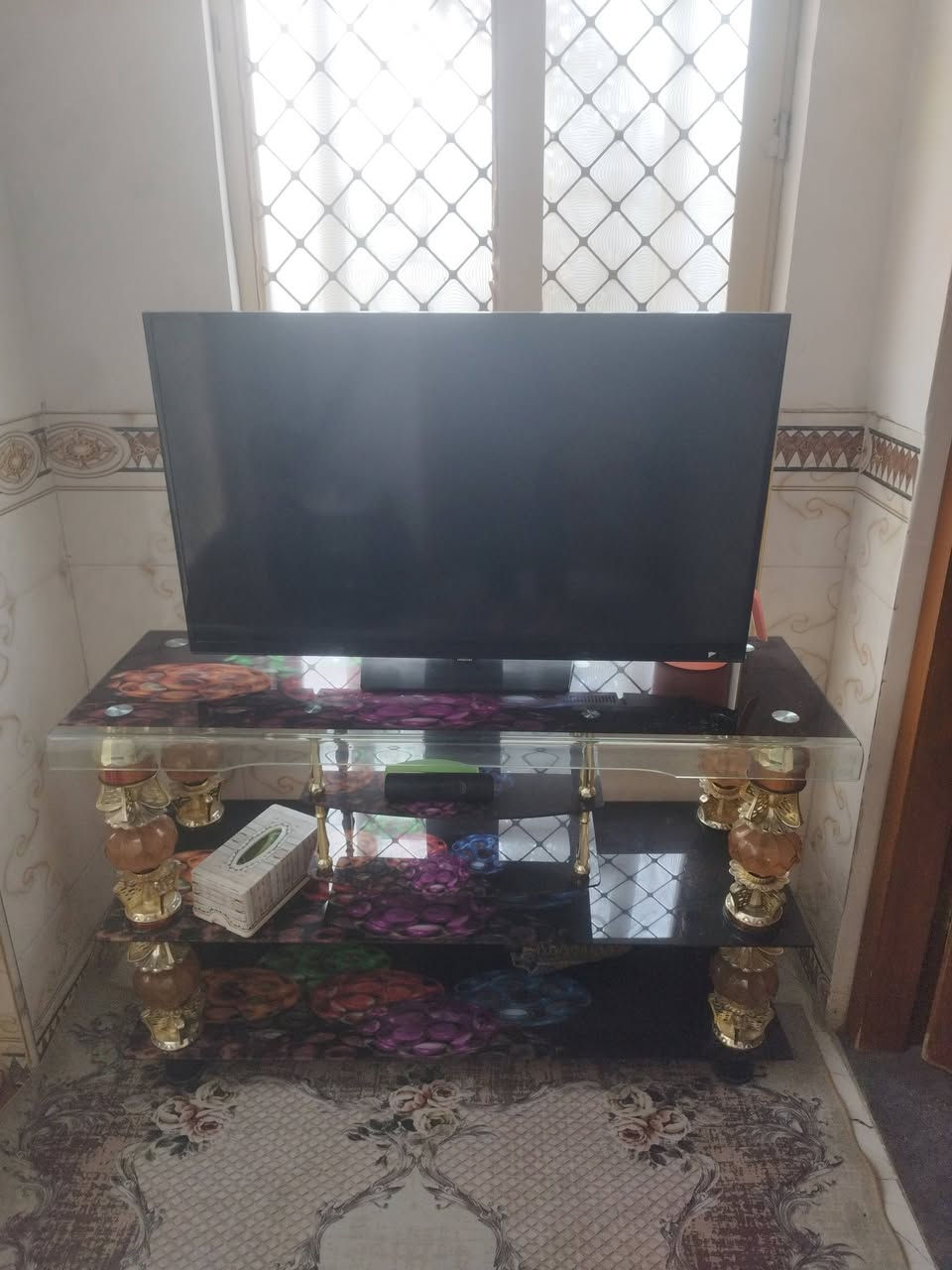 للبيع ثلاجه نوعيته رباب الايراني والغساله نوعيته هيتاشي يشتغل بيه فقط المجفف عنواني الحر .***********.
