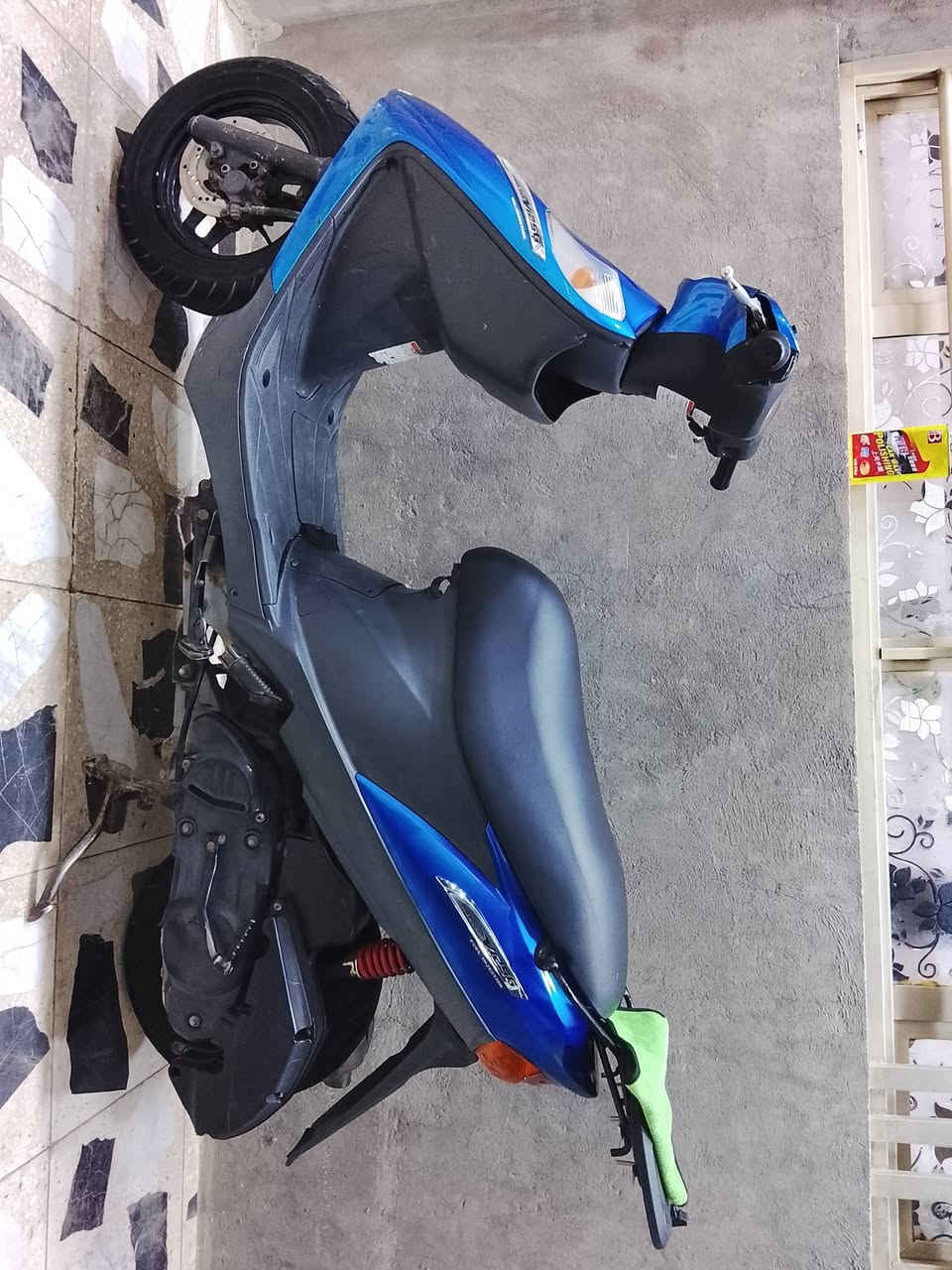 سلام عليكم دراجه ادرس كفالة عامه من البرغي تجي تكلب وتقتنع وتتوكل مكينه هاون وعلي ب حساس استيرن وستان دراجه ياباني اصلل شلعه ومعدل بس الباتري تعبان يشحن ونوب يهبط سعر 500وبيها مجال قليل مكان بغداد الحبيبيه ه‍ ***********
