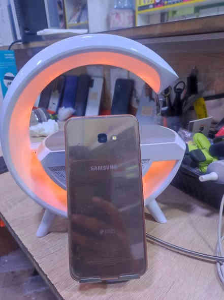 كلمن وسعره حله ابي غرق حي السلام
***********
