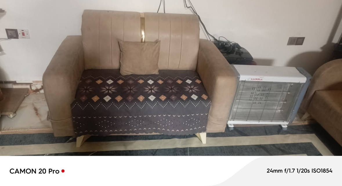 للبيع تخم تركي 10مقاعدالعنوان زين القوس شارع الملة نهاية السعر 300بي مجال شراي تصال***********اوتصال ***********
