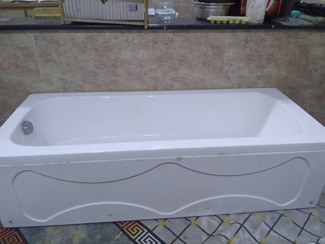 السلام عليكم 
من رخصه الادمن المحترم 
بانيو جديد هسه ماخذه 
طول 175 متر  ما صار عندي 
اخذته 225 صاره كم يوم كلش جديد 
رايده 150  العنوان حي الغدير ميسان
*********** عمارة, ميسان
