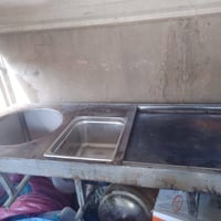 عندي غراض مطعم للبيع  ثلاجه  عاطله ما اعرف اشبيها  سقيفه  ميز  طباخ  و...