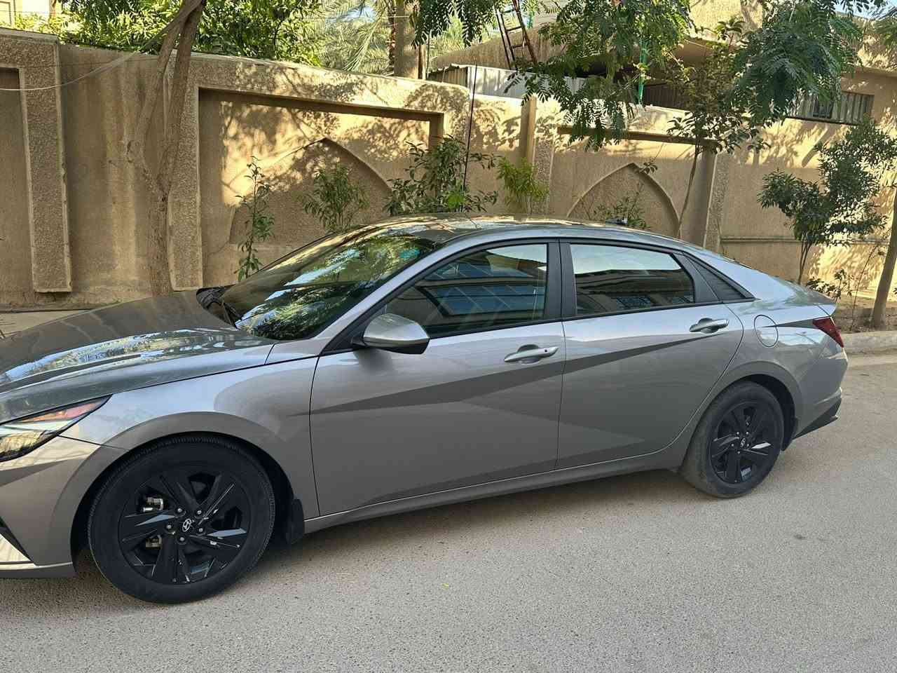 السلام عليكم

النترا موديل 2022 حادث مثل ما موضح بالصور حادثها فقط جاملغ مبدل نفس لون

مواصفاتها عادية مثل ما موضحة بالصور ماشية 46 الف 

سعرها 150 وبيها مجال
مكانها بغداد حي تونس
للتواصل مع صاحب السيارة 
***********
