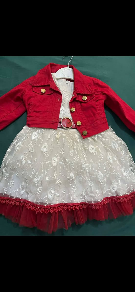 فساتين نضيفه كلش ملبوسات مره وحده اخو الجديد قياسات ٣٨/٤٠ وبدلة الطفله  عمر سنه ونص/ سنتين


**إذا كنت صاحب هذا الإعلان وتريد حذفه لأي سبب، رجاءا أرسل رسالة إلى الدعم الفني**