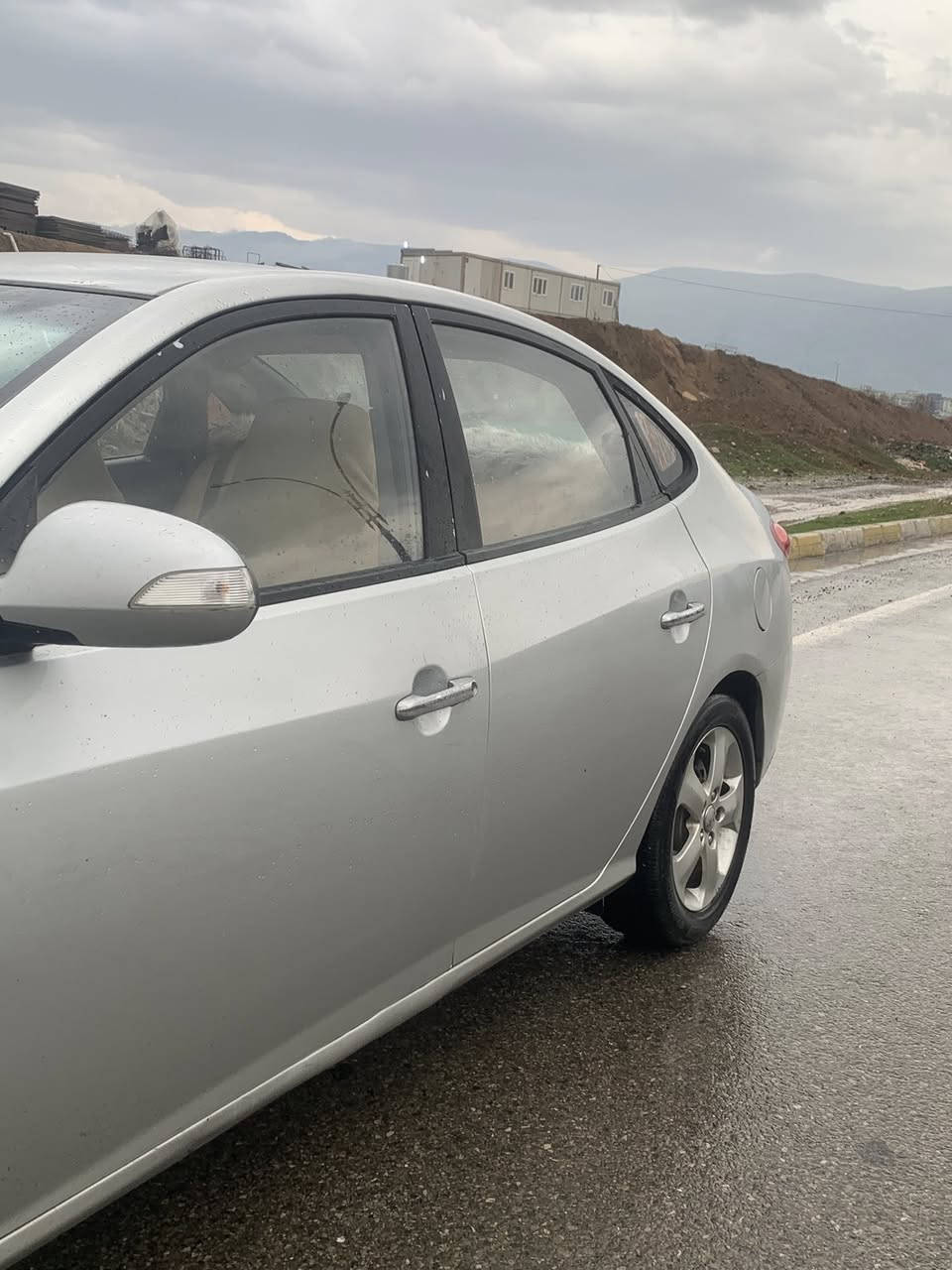 ‎2009 
eko🧿
قفڵی ٥٢ گەڵایە  فولە بەس سڵاید نیە  لایت رەشو 
ریزەرە  کوشن جڵدو هیتەرو ویل گەورەیە خایسی نیە  ئیکۆیە کەڤەری نەگۆراوە. سپێری دا نەگیراوە بیلادیە 
تەبریت لەمسە گیچ وەنەوشە ✈️
بیلاد حاسەیە 
بیلاد بلوتوزە 🫀
رەقەم تەلە فۆن ***********
