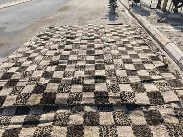 سلام عليكم
بدايه موسم جديد نشالله خير وبركه عليكم وعلينه يارب
جميع مفروشات متوفره بحجام وقياسات 
من كنابير الكاشان اليراني اصلي 
نضافه فول بدون جوي وضرر 
المكان تكريت القادسيه قطعه ٥٠٠مجمع الطبي
معرض ثامر الزين متوفر جميع الثاث مستخدم `
***********(تصال ) واتساب
