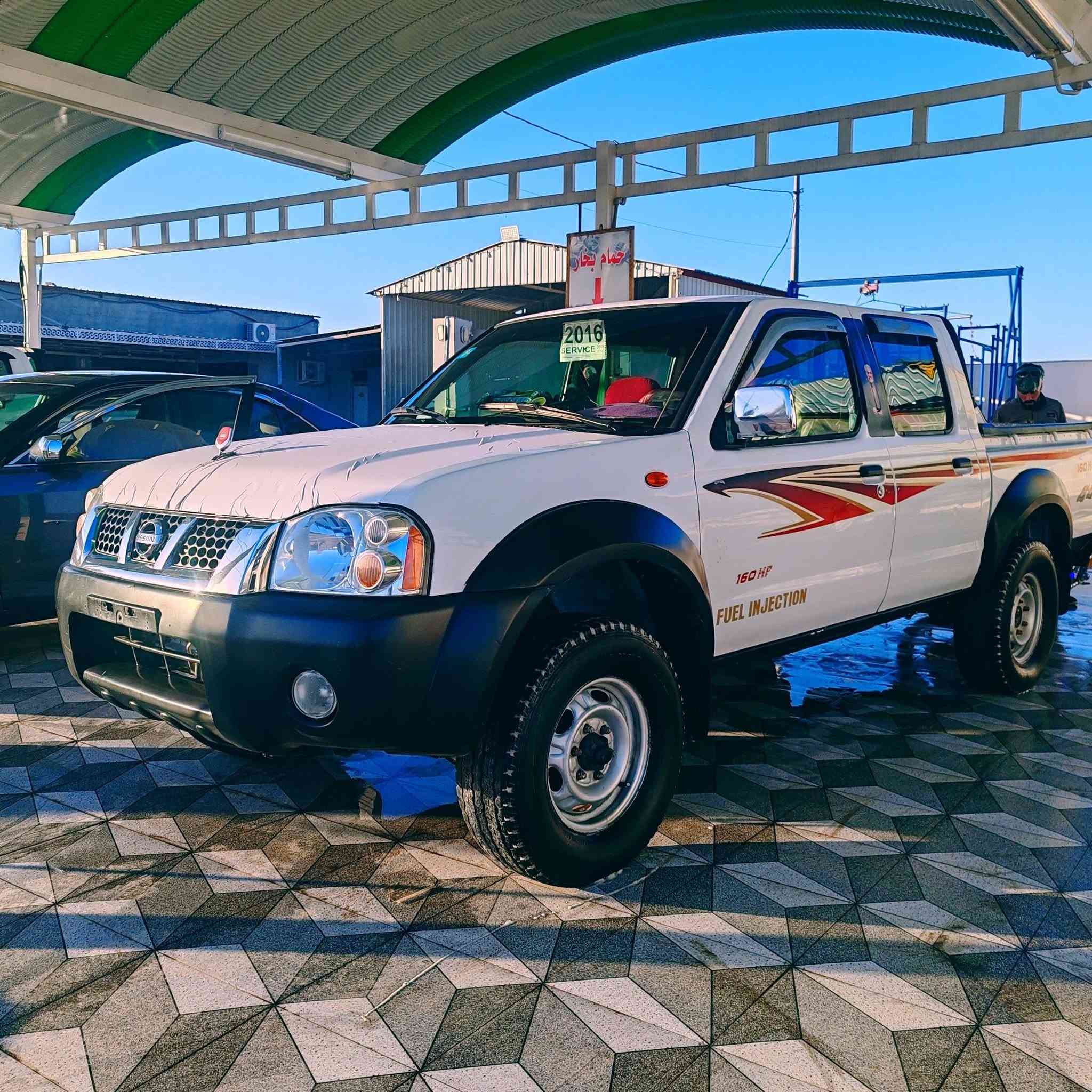 السلام عليكم ورحمة الله وبركاته نيسان فور ويل 4×4 مديل 2016 مكفوله كفاله عامه من الضربه وصبغ مكينه جديده كير حداديه تخم تاير كله جديد رقم انكليزي 29واســـــط بسمي مراوس حسب القناعه. 
المكان الكوت حي الجهاد
السعر 175 وبيها مجال 
***********
