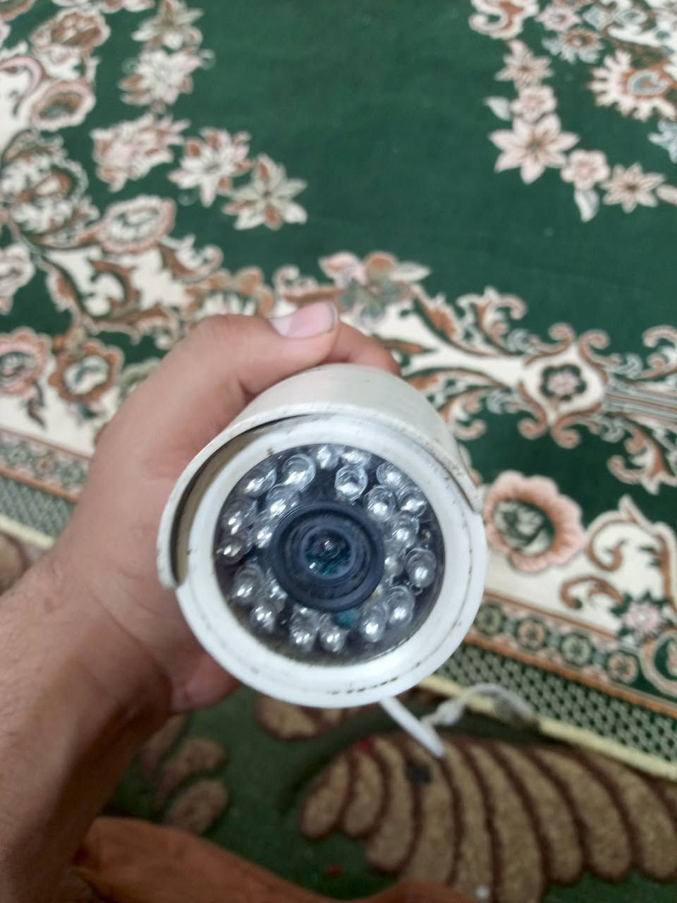 متوفر ٥ كاميرات مستعمل نضيف شغال ١٠٠٪ جبت جدد و اريد ابيعهن مكاني كوت 
قيم باليرضي الله والعافية..
***********
