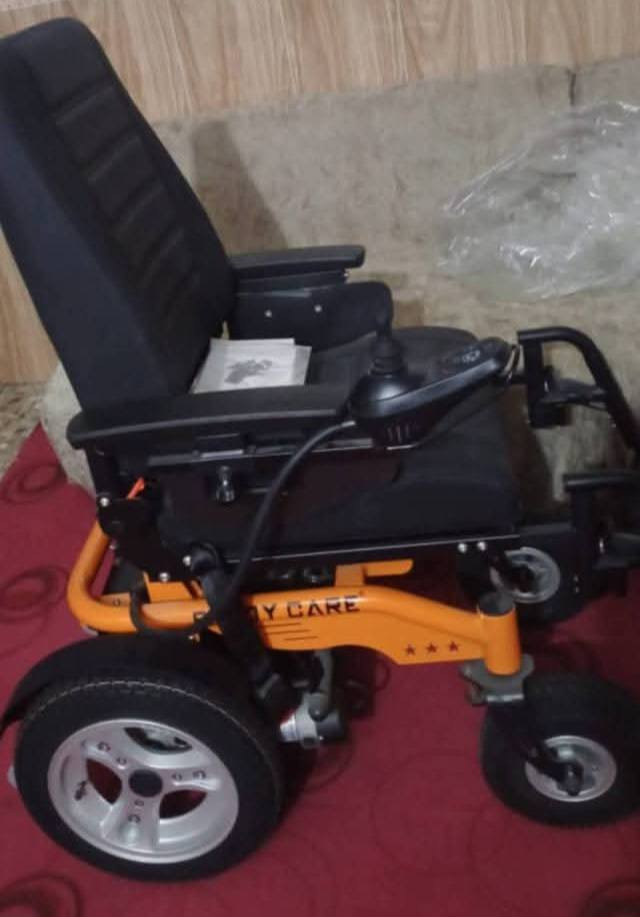 السلام عليكم رمضان كريم ومبارك عليكم أجمعين كرسي كهربائي جديد غير مستخدم للبيع اليعجبه يدلل العنوان بغداد حي جميله  يتصل واتساب على هذا الرقم ***********
