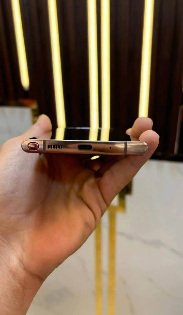 سلام عليكم نوت ٢٠ الترا شرق أوسط خطين مكفول سعر ٢٠٠ الف مكاني ‎0787 378 1291
