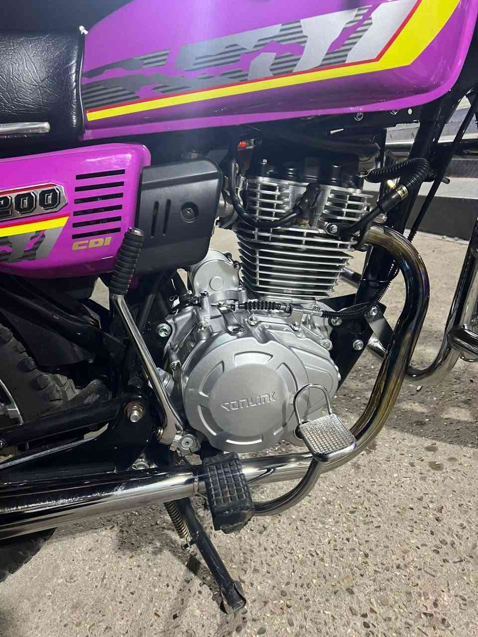 السلام عليكم دراجةايراني للبيع موديل 25 المحرك 200cc كفالة عامة تجي تفحص بعينك وتشوف سويجات 2 اي نقص ما بيهة اوراق كاملة
رقم الهاتف ***********واتساب فقط 
العنوان جسر المثنى قرب جزيرة بغداد السياحية 
السعر 950وببهة مجال حك آلجية 🥇
