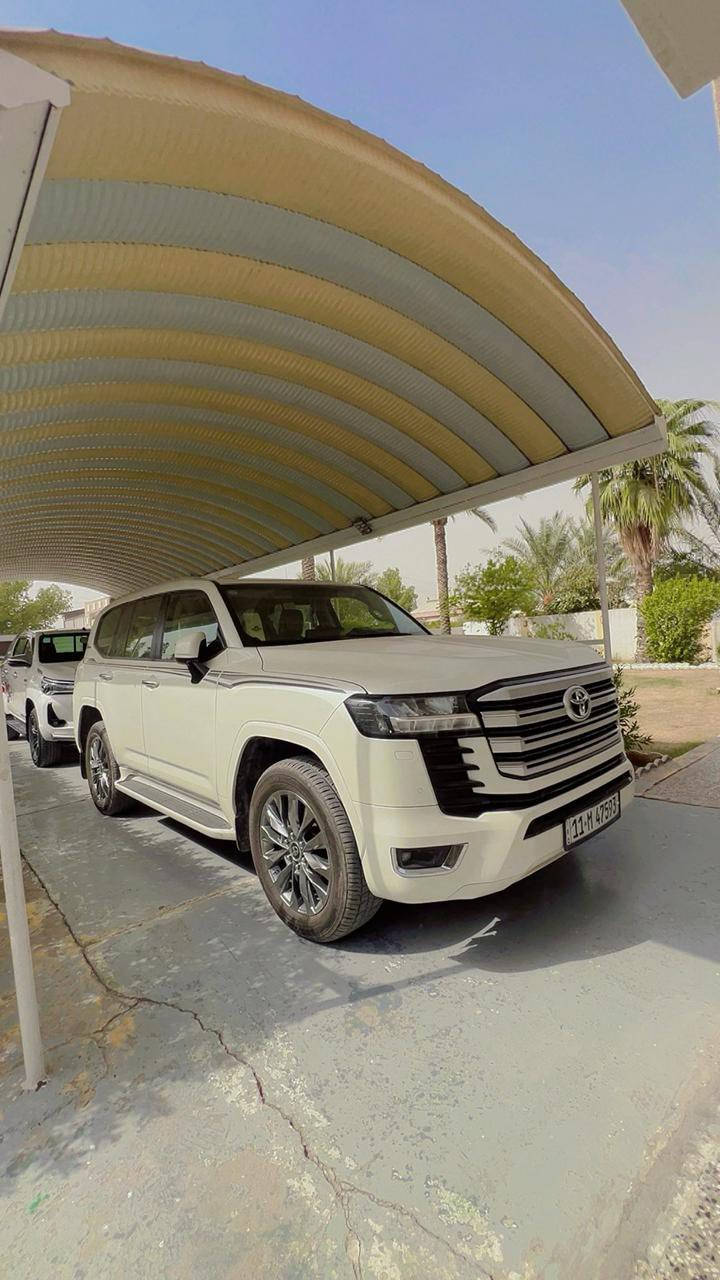 السلام عليكم للبيع لاندكروزر موديل 2022 ساز اصلي رقم بغداد ب اسمي شخصيا ماشي 48 الف حقيقي 

سيارة بيها بارد باب الصدر و مفتوح و بارد ب جاملغ خلفي فقط و سونار مرفق مع الصور باقي سيارة مكفولة من الفتح و الصبغ و التبديل و حتة الدعاميات مكفولة 

بصمة فتحة و كشنات جلد و كهرباء و تبريد  و مري قلاب و مري شفط و كامرة خلفية و 7 راكب و 3 قطع تبريد تشغيل عن بعد حساسات امامية و خلفية و تحكمات استيرن جهتين وشاحن واير ليس وباقي مواصفات المعروفة 

السيارة عليها تخم تاير دلوب اصلي جديد 

السعر 625 وبيها مجال 

مكان السيارة بغداد 

رقم الهاتف ***********
