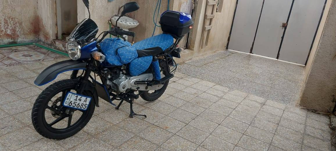 دراجه بوكسر رقم بصره م  23  بسمي مكفوله من كلشي  سنويه جديده ول دراجه مزوده ماتخسر عليهه ربع السعر مليونيه 800  بيه مجال قليل ***********
